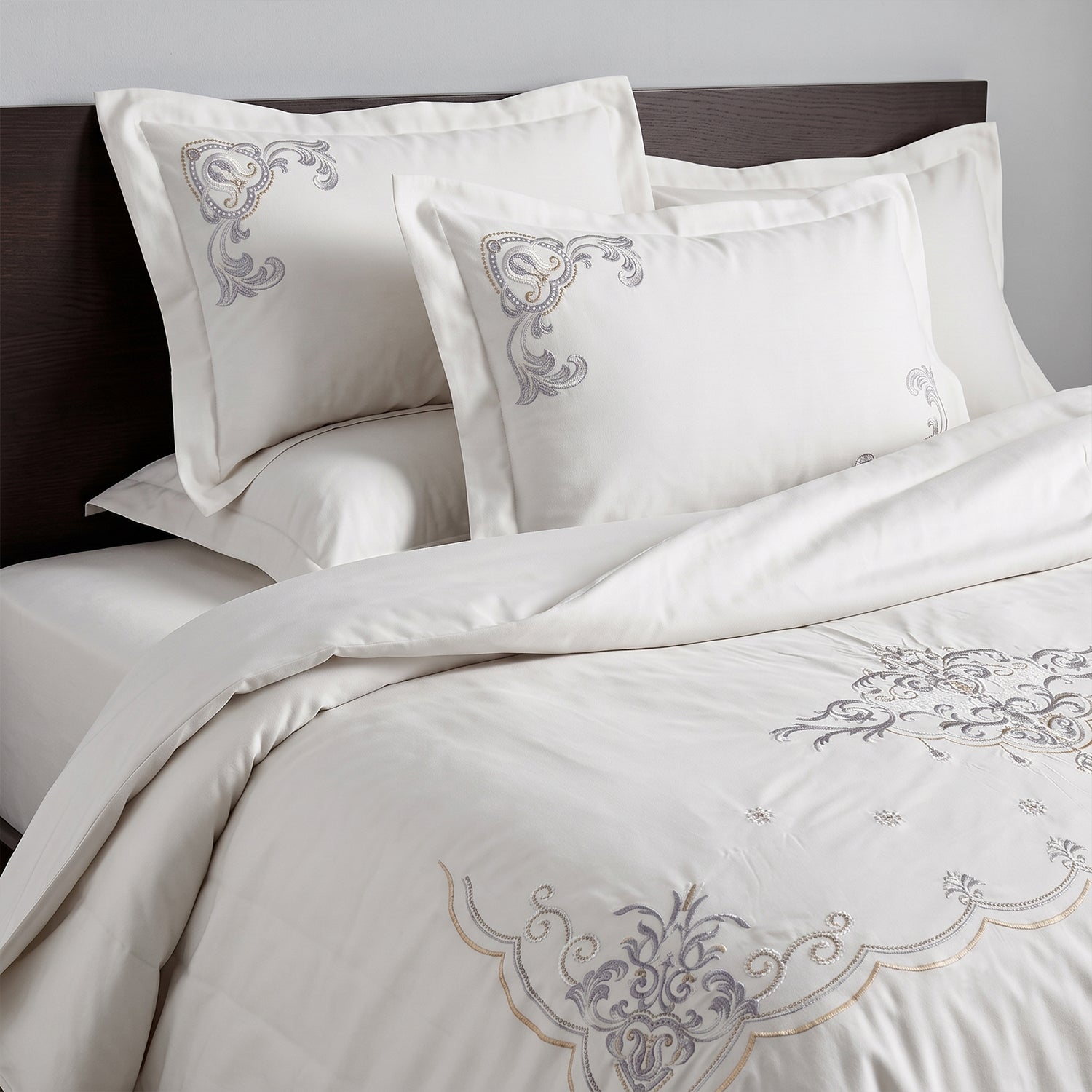 Embroidered 6-Piece King Duvet Cover Set Floral Off White Microfiber Bedding Set 220×240cm