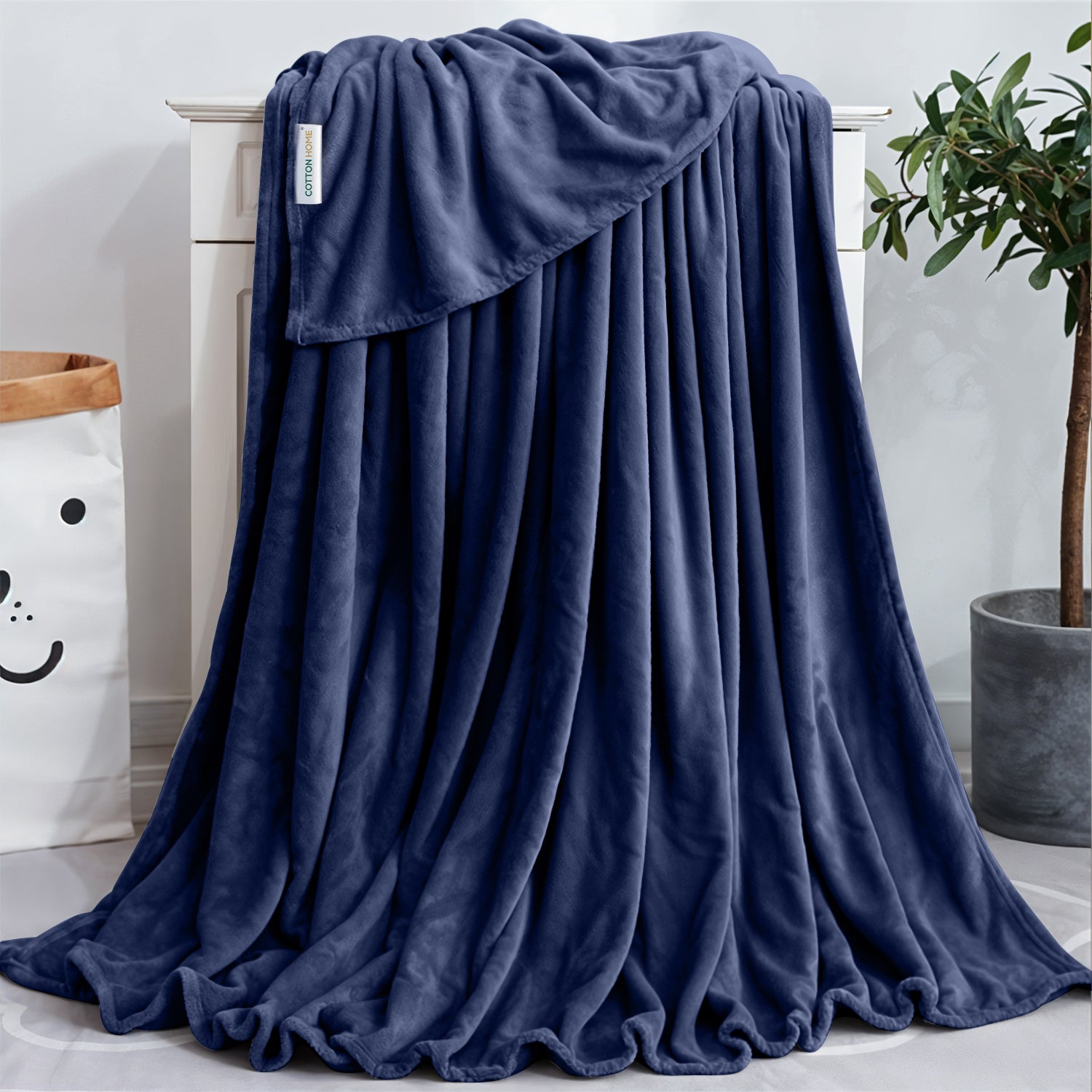 Luxury Flannel Blanket  220x240cm Navy Blue