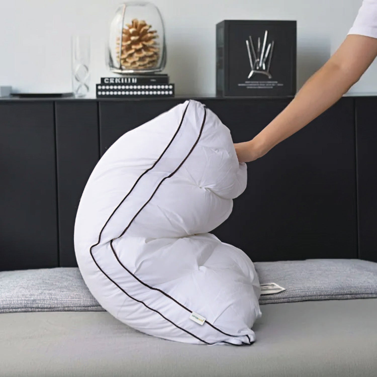 Crown Pillow 50x70cm – Ultra Soft, Comfortable